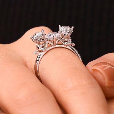 Highland Cow Hug White Diamond Ring