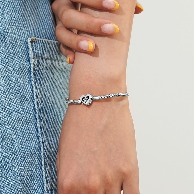 Love Mom Basic Bracelet