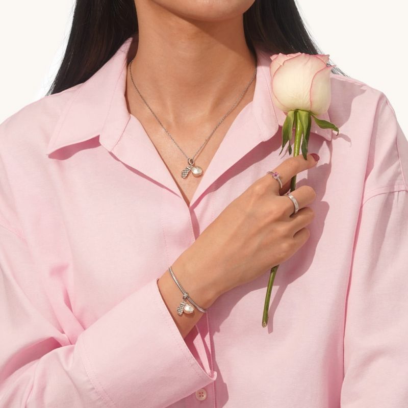 Kitchenware Gloves & Pot Pendant