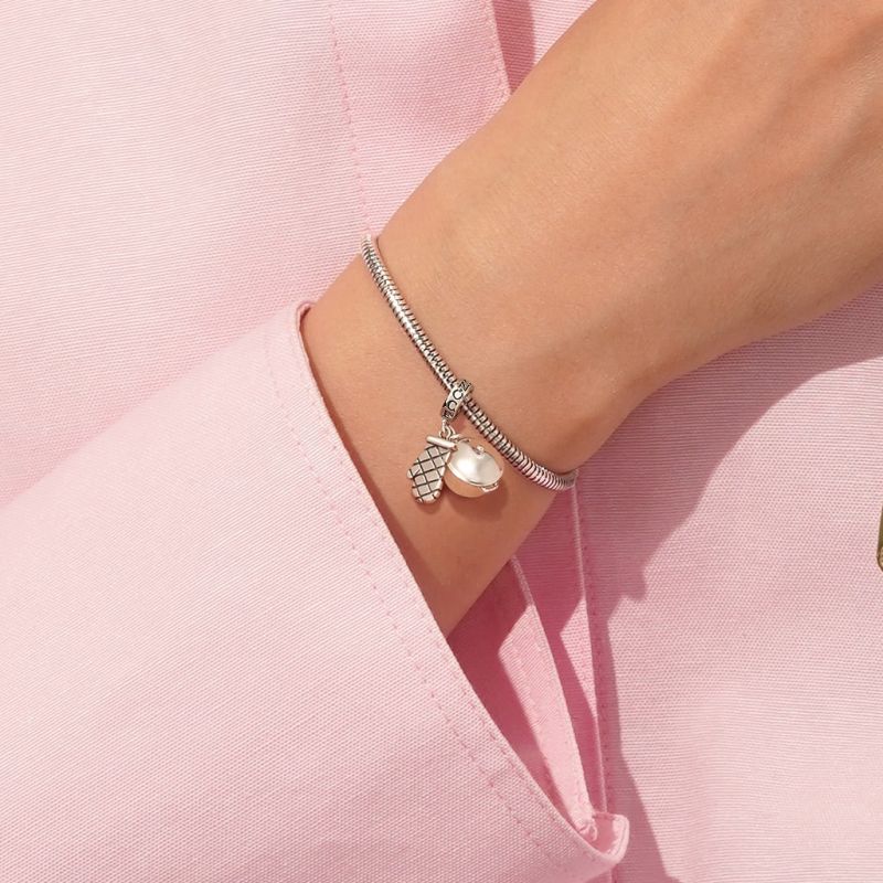Kitchenware Gloves & Pot Pendant